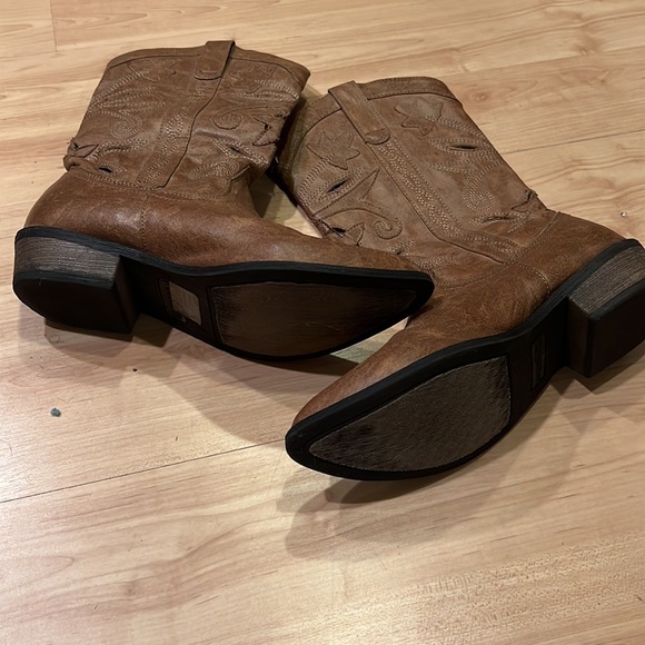 Coconuts Dusty tan color - cut out - distressed cowboy boots. Size 6 - Picture 2 of 5